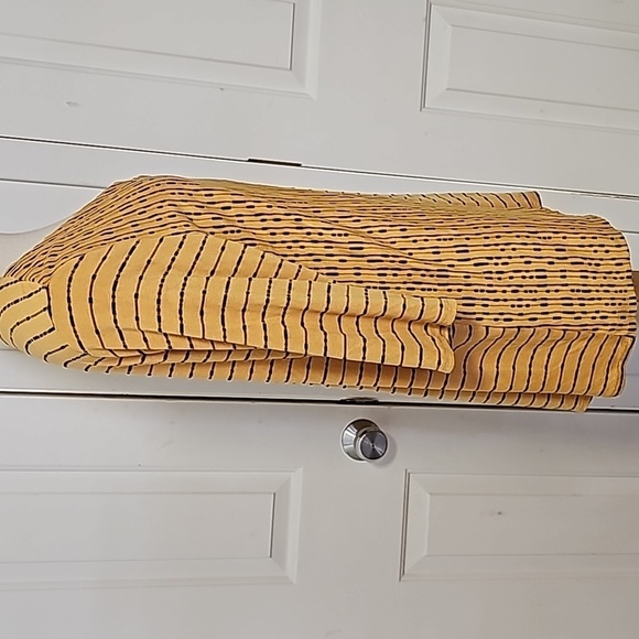 Thomas & Olivia tunic top. NWT. gold with black stripes. Size XL. V neck. - Picture 4 of 12